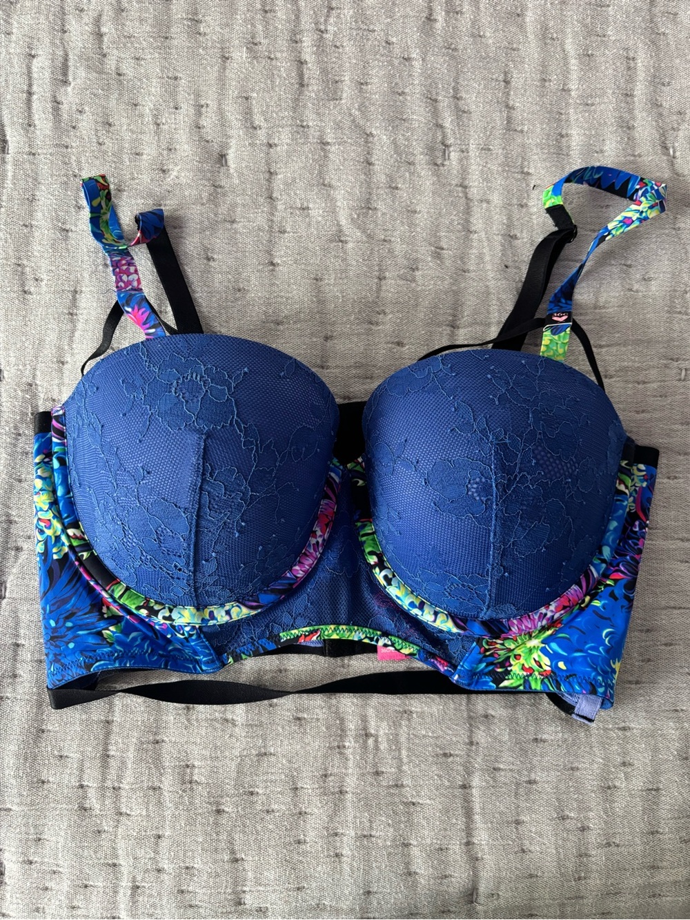 Victorias Secret Mary Katrantzou Fashion Show blue lace bra 36C NWT